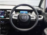 ◆ハンドル全体◆各種スイッチがハンドルから手を放さず操作できるので運転中でも楽に操作できます。