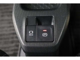 電動パーキングブレーキを搭載。スイッチ操作でパーキングブレーキを作動・解除することが可能ですので、操作の力が不要ですよ♪