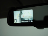 ◆バックモニター内蔵ルームミラー◆リバースにするだけで映ります、後方の安全確認や、狭い駐車場での車庫入れ、雨の日や夜間など視界の悪い時に便利です!安全にバックする為には欠かせない装備です。