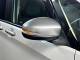 サイドミラーにはLEDサイドターンランプが装着されています!対向車や歩行者からの視認性が良く注意喚起を促します!