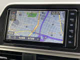 鮮明な地図表示で、目的地までの道順をわかりやすく案内。スムーズな運転をアシストし、初めての場所でも安心です。渋滞情報も確認できます。