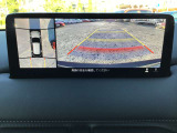 360&deg;ビューモニターでは前後左右4つのカメラ映像をさまざまな走行状況に応じて切り替えてセンターディスプレイに表示することで、駐車時や狭い道でのすれ違い時、見通しの悪い交差点進入時でも安心感を高めます