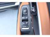 右側運転席ドアスイッチです。ドアミラーコントロール、集中ドアロック、パワーウィンドーのコントロールが集中し、操作がしやすいレイアウトです。