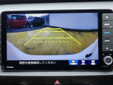 ◆【リアカメラ】が装着されています。リバースに入れるだけで映ります。後方の安全確認や、狭い駐車場での車庫入れ、雨の日や夜間など視界の悪い時に便利です。安全にバックする為には欠かせない装備です。