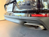 手厚いサポートを提供する「ポルシェ自動車保険」を取り扱っております。オリジナル補償(無償)が付帯し、万が一の際も正規販売店ならではの確かな安心でオーナー様を支えます。保険選びもお気軽にご相談ください。
