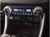 オートエアコンなので操作も楽々です♪室内を快適空間にします。