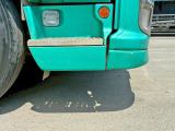 運転席側ステップカバーにキズがあります。