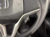 ハンドル右側にはクルーズコントロールのスイッチが装備され運転中の操作も安心して行えます!