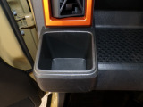 助手席の手の届きやすい位置にドリンクホルダーがあります。