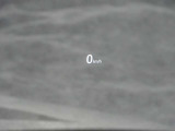必要な情報を投影するヘッドアップディスプレイ(運転席前のガラス等に車速やナビ情報を投影する機能)。視線移動を抑え、速度やナビのルート案内、安全警告を直感的に確認。長距離運転でも疲れません。