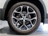 BMW純正アルミホイールです。納車時にはアルミホイールコーティングも承っております!是非ご検討下さいませ。