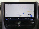 純正ナビを装備。タッチパネル式で使いやすく、お出かけもラクラクです。