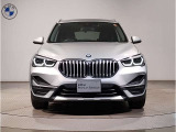 ☆BMWの代名詞とも言える【キドニーグリル】一目見ただけでBMW車であると認識できる確固たるアイコンとして存在感を放ちます☆