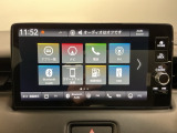 HondaCONNECT対応の便利なナビディスプレー。お持ちのスマートフォンと連携して、ナビやBluetoothでの音楽再生が可能です。デザインはもちろん、操作性も良好です。