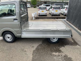 日産カーライフ保険『ニカホ』は、当社で自動車保険へご加入いただいた方にしか付かない『3つの特典』がございます。詳しくは営業部員へお尋ね下さい。