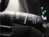 【バリアブル間欠ワイパースイッチ】車速に応じてワイパーの間隔を自動的に調整する機能。雨の量や車速に応じてワイパーの間隔を最適化し、視界を確保することができます。