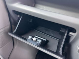 車検証を入れておくのにとっても便利なグローブボックス☆