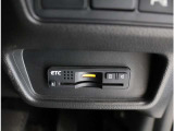 ETC車載器付き。高速道路の料金所はキャッシュレス通過(^^♪スマートインターの出入り口も利用可能でとっても便利。