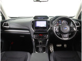 ドライバーが運転以外のことに気を遣うことなく、疲れにくく、安心・集中して運転ができる。SUBARUは視界設計をはじめ、操作パネルやシートのデザインなど細部にまでこだわっています。