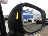 隣車線の後方から接近する自動車を感知しておしらせするリアビークルディテクションを装備。車線変更を支援してくれる安心装備です。