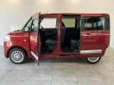 お客様にぴったりなおクルマをお選びいただけますように様々な展示車をご用意致しております!ダイハツの軽自動車だけではなく、他メーカー車やコンパクトカー・ミニバンなども数多く取り揃えております!
