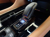 【CVT】無段変速機という意味です。 オートマミッションの中でも、ギヤによる変速をしないので、その分燃費が上がり経済的☆