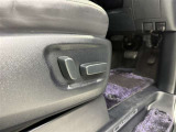 パワーシート搭載。微妙な調整が手軽にでき、ピッタリのポジションで運転することが可能です。