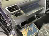 ダッシュボード周辺画像です。小物を置くのに便利な収納スペースです(^^♪