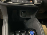 前席USB電源です。