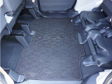 【フロアマット】フロアマットもキレイな状態となっております。ご納車前にも徹底的に洗浄・掃除した後ご納車させていただきます。お近くのホンダカーズ総社までお越しください。