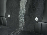 ◆ISOFIX◆シートベルトいらずでチャイルドシートと固定金具を連結するだけでがっちり固定できます。