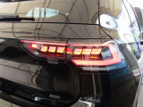 《LEDテールランプ》 明るくシャープな光で後方からの視認性を高めます。