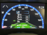 隣車線を走る車両をレーダーで検知し、ドアミラーでは確認しにくい後側方エリアに存在する車両に加え、急接近してくる車両も検知します。車両を検知するとドアミラーに搭載されたLEDインジケーターが点灯します。