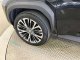 アルミホイールもお車のイメージに合っていてカッコイイです☆