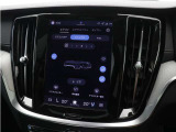 ボルボが世界に先駆けて開発した先進技術、エアピュリファイヤー(アドバンスト・エア・クリーナー、PM2.5センサー付)は、車内に侵入する有害なPM2.5微粒子を最大95%除去。車内の空気もクリーンです。