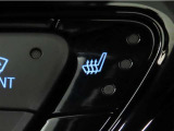 運転席と助手席にシートヒーターを装備しております。