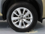 純正のアルミホイール装着車です。タイヤサイズは205/65R16です。