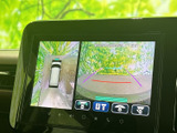 駐車や後退時の安全をサポートするバックモニター。後方の状況を映像で確認できるので、安心して運転できます。
