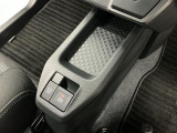 【インパネセンタートレイ】携帯電話・スマートフォンやお財布などの置き場に♪