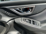 運転席ドアにはパワーシートのポジションメモリースイッチが有ります。