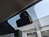 ドライブレコーダーです。前側と車内の状態を録画できます。