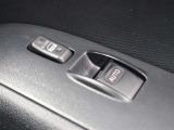 運転席パワーウィンドウです。