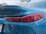 また、BMW正規認定中古車は、エマージェンシーサービスが自動付帯。24時間365日、皆様のカーライフをサポート致します。確かな安心のうえで、「駆けぬける歓び」をご堪能ください。