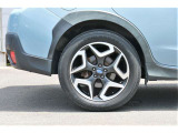 純正18インチアルミホイール、タイヤサイズ 225/55R18