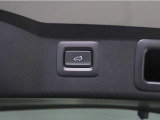 【パワーリフトゲート】電動リアゲートで、ボタン1つでバックドアの開閉ラクラクです♪ラゲッジ容量も大きく確保されております。