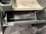 実用的な収納が、車内の各所にあります♪