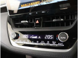 左右独立温度コントロールフルオートエアコンです。運転席、助手席それぞれで独立して温度設定ができます。冷え性の方が乗っても安心ですね♪
