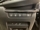 各種機能の切替スイッチは運転席パネル下に集約されています。任意で切り替え可能なため状況に合わせてお使いください。