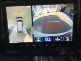 360&deg;ビューモニターでは前後左右4つのカメラ映像をさまざまな走行状況に応じて切り替えてセンターディスプレイに表示することで、駐車時や狭い道でのすれ違い時、見通しの悪い交差点進入時でも安心感を高めます