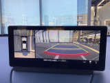 狭い場所での駐車やすれ違いなどでより的確な運転操作に役立つ360&deg;ビューモニターが装備されています。